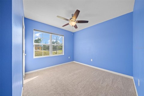 House in Palm Bay, Florida 4 bedrooms, 179.67 sq.m. № 1808361 - photo 18