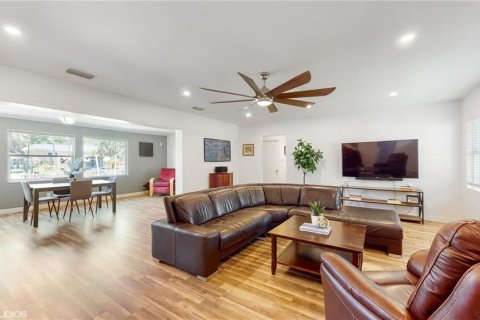 Купить виллу или дом в Тампа, Флорида 6 комнат, 152.55м2, № 2209172 - фото 12