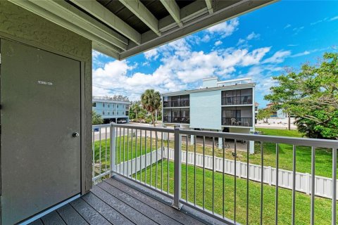Condo in Holmes Beach, Florida, 2 bedrooms  № 2098674 - photo 20