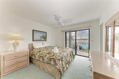 Condo in Holmes Beach, Florida, 2 bedrooms  № 2098674 - photo 25