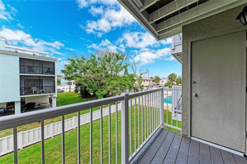 Condo in Holmes Beach, Florida, 2 bedrooms  № 2098674 - photo 21