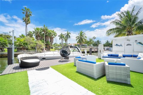 Villa ou maison à louer à Miami, Floride: 3 chambres, 312.89 m2 № 2078050 - photo 14