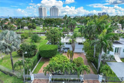 Villa ou maison à Miami, Floride 3 chambres, 312.89 m2 № 2078050