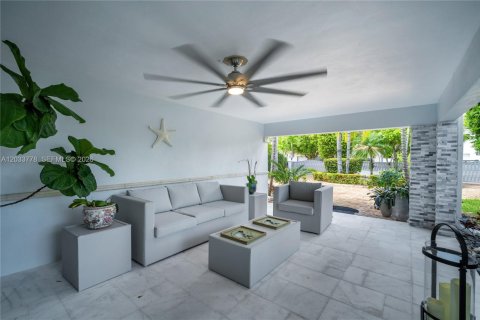 Villa ou maison à louer à Miami, Floride: 3 chambres, 312.89 m2 № 2078050 - photo 22