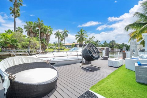 Villa ou maison à louer à Miami, Floride: 3 chambres, 312.89 m2 № 2078050 - photo 15