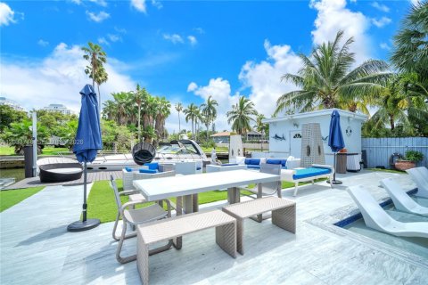 Villa ou maison à louer à Miami, Floride: 3 chambres, 312.89 m2 № 2078050 - photo 12