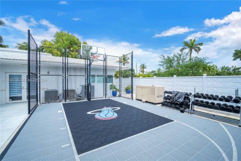 Villa ou maison à louer à Miami, Floride: 3 chambres, 312.89 m2 № 2078050 - photo 6