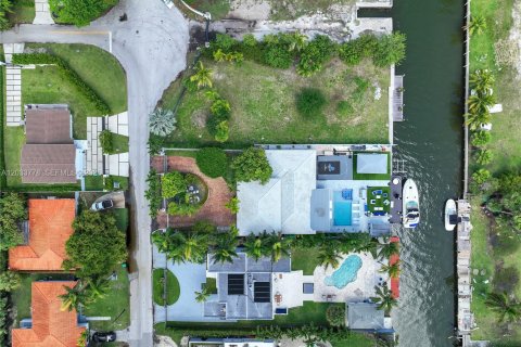 Villa ou maison à louer à Miami, Floride: 3 chambres, 312.89 m2 № 2078050 - photo 3