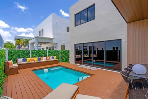 Villa ou maison à louer à Doral, Floride: 5 chambres, 289.2 m2 № 1986233 - photo 13