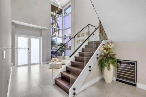 Villa ou maison à louer à Doral, Floride: 5 chambres, 289.2 m2 № 1986233 - photo 5