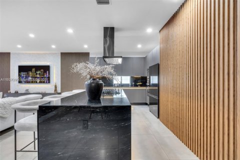 Villa ou maison à louer à Doral, Floride: 5 chambres, 289.2 m2 № 1986233 - photo 8