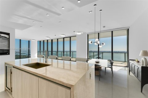 Condominio en venta en Miami, Florida, 5 dormitorios, 268.21 m2 № 1693097 - foto 6