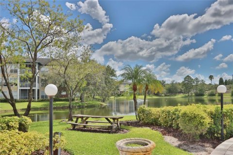 Condo in Tampa, Florida, 2 bedrooms  № 2394406 - photo 18