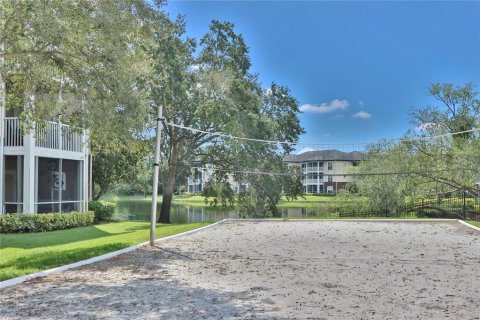 Condo in Tampa, Florida, 2 bedrooms  № 2394406 - photo 16