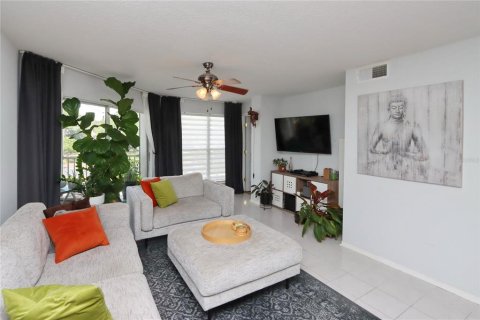 Condo in Tampa, Florida, 2 bedrooms  № 2394406 - photo 4