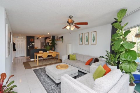 Condo in Tampa, Florida, 2 bedrooms  № 2394406 - photo 5