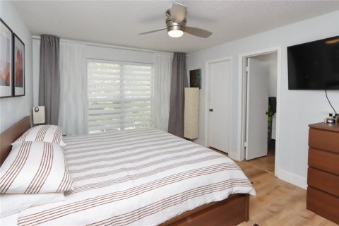 Condo in Tampa, Florida, 2 bedrooms  № 2394406 - photo 6