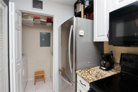 Condo in Tampa, Florida, 2 bedrooms  № 2394406 - photo 23