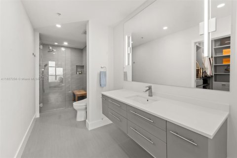Condo in Miami, Florida, 2 bedrooms  № 1799588 - photo 9