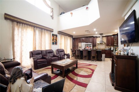 Casa en venta en Orlando, Florida, 5 dormitorios, 263.94 m2 № 1902476 - foto 14