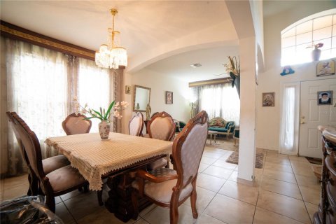 Casa en venta en Orlando, Florida, 5 dormitorios, 263.94 m2 № 1902476 - foto 9