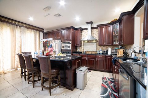 Casa en venta en Orlando, Florida, 5 dormitorios, 263.94 m2 № 1902476 - foto 10