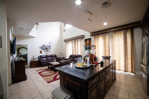 Casa en venta en Orlando, Florida, 5 dormitorios, 263.94 m2 № 1902476 - foto 13