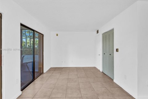 Купить кондоминиум в Майами, Флорида 2 спальни, 77.57м2, № 2085334 - фото 19