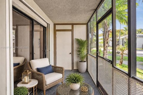Купить кондоминиум в Майами, Флорида 2 спальни, 77.57м2, № 2085334 - фото 4