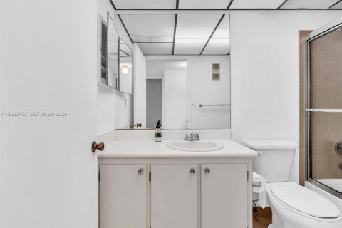 Купить кондоминиум в Майами, Флорида 2 спальни, 77.57м2, № 2085334 - фото 23