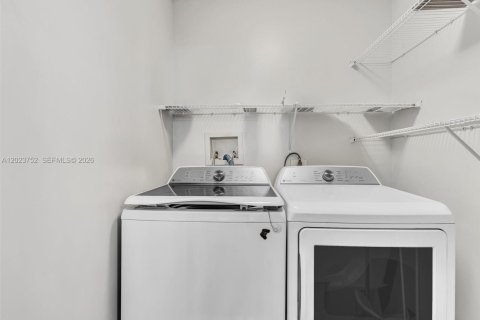 Купить кондоминиум в Майами, Флорида 2 спальни, 77.57м2, № 2085334 - фото 18