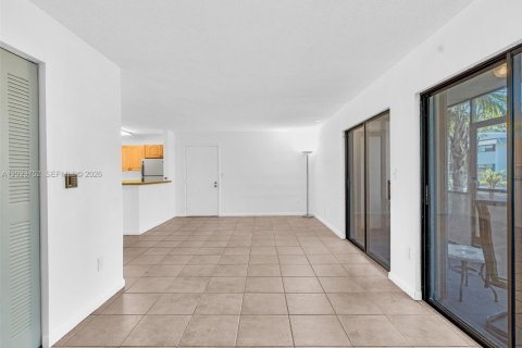 Купить кондоминиум в Майами, Флорида 2 спальни, 77.57м2, № 2085334 - фото 14