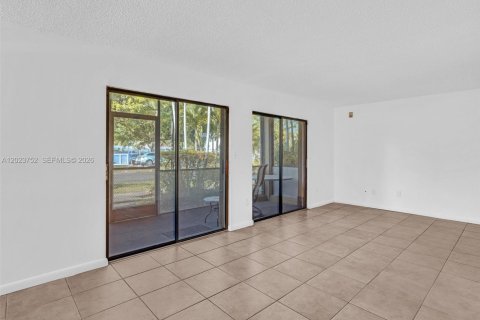 Купить кондоминиум в Майами, Флорида 2 спальни, 77.57м2, № 2085334 - фото 15