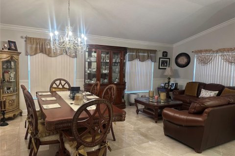 Villa ou maison à louer à Land O' Lakes, Floride: 3 chambres, 193.61 m2 № 2433223 - photo 3