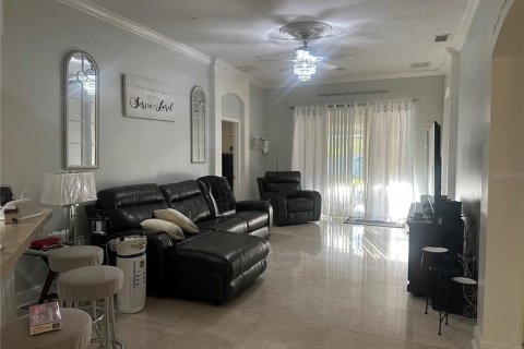 Villa ou maison à louer à Land O' Lakes, Floride: 3 chambres, 193.61 m2 № 2433223 - photo 9