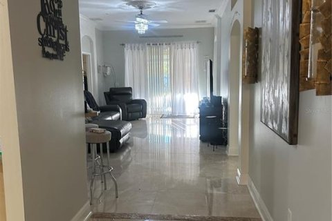 Villa ou maison à louer à Land O' Lakes, Floride: 3 chambres, 193.61 m2 № 2433223 - photo 5