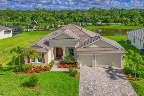 House in Parrish, Florida 4 bedrooms, 221.85 sq.m. № 1855788 - photo 1