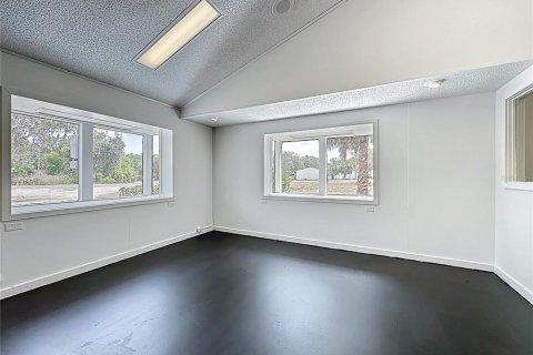 Propiedad comercial en alquiler en Leesburg, Florida, 148.64 m2 № 1657858 - foto 22