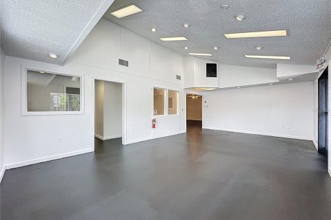 Propiedad comercial en alquiler en Leesburg, Florida, 148.64 m2 № 1657858 - foto 23