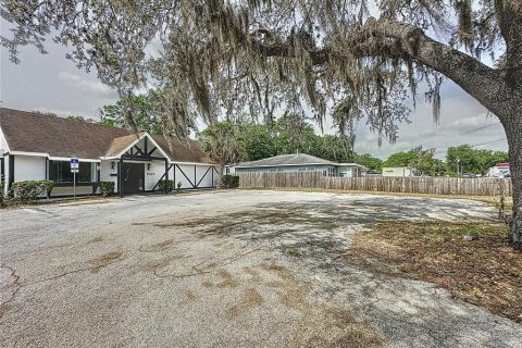 Propiedad comercial en alquiler en Leesburg, Florida, 148.64 m2 № 1657858 - foto 3
