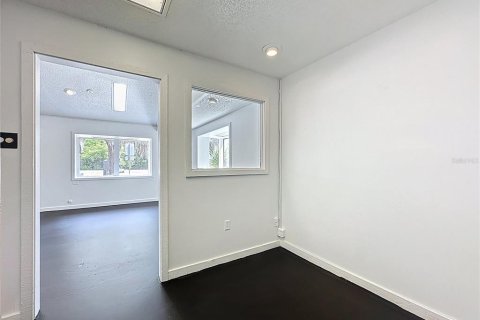 Propiedad comercial en alquiler en Leesburg, Florida, 148.64 m2 № 1657858 - foto 26