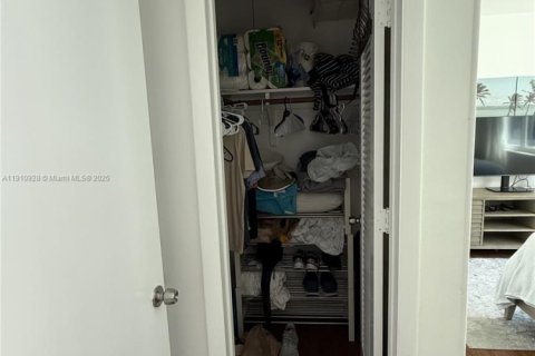 Снять в аренду кондоминиум в Лодердейл-бай-те-Си, Флорида 2 спальни, 87.79м2, № 1966154 - фото 19