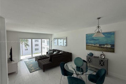 Снять в аренду кондоминиум в Лодердейл-бай-те-Си, Флорида 2 спальни, 87.79м2, № 1966154 - фото 4