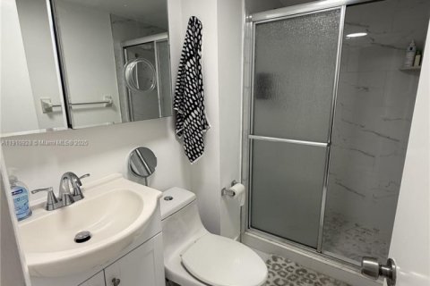 Снять в аренду кондоминиум в Лодердейл-бай-те-Си, Флорида 2 спальни, 87.79м2, № 1966154 - фото 25