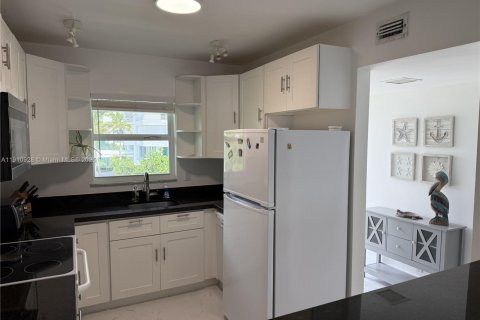 Снять в аренду кондоминиум в Лодердейл-бай-те-Си, Флорида 2 спальни, 87.79м2, № 1966154 - фото 21