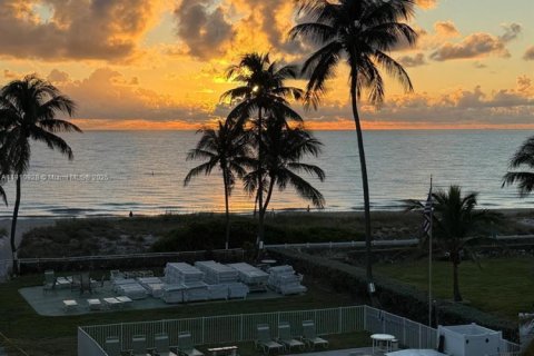 Снять в аренду кондоминиум в Лодердейл-бай-те-Си, Флорида 2 спальни, 87.79м2, № 1966154 - фото 30