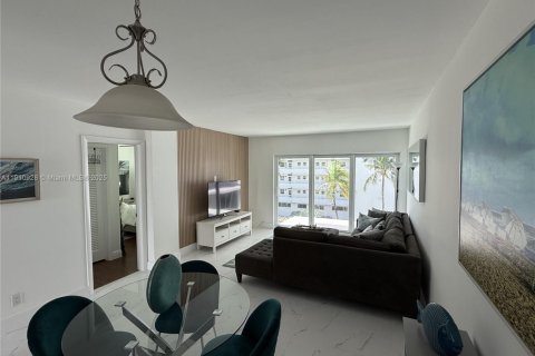 Снять в аренду кондоминиум в Лодердейл-бай-те-Си, Флорида 2 спальни, 87.79м2, № 1966154 - фото 5