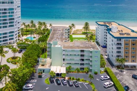 Снять в аренду кондоминиум в Лодердейл-бай-те-Си, Флорида 2 спальни, 87.79м2, № 1966154 - фото 27