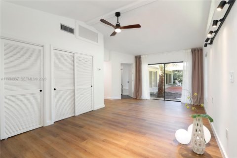 Casa en venta en Pinecrest, Florida, 4 dormitorios, 327.02 m2 № 2057997 - foto 12