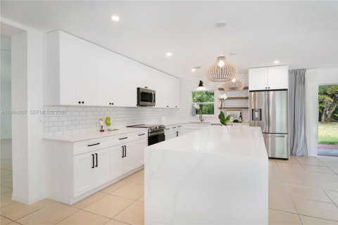 Casa en venta en Pinecrest, Florida, 4 dormitorios, 327.02 m2 № 2057997 - foto 11